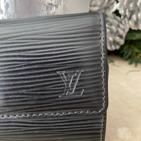 Louis Vuitton Black Epi Leather Key Case - Picture 2 of 6